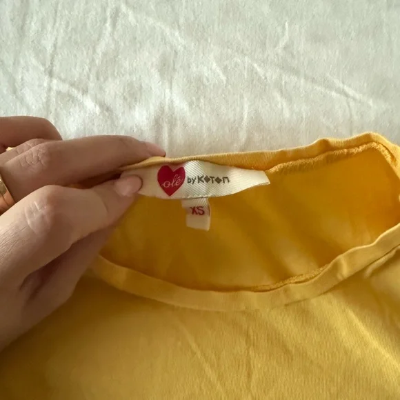 Stylish Yellow Graphic Tee - Picture 2 of 3